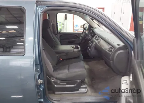 2010 Chevrolet Tahoe Ls z USA, uszkodzony, nr VIN 1GNUKAE02AR132871